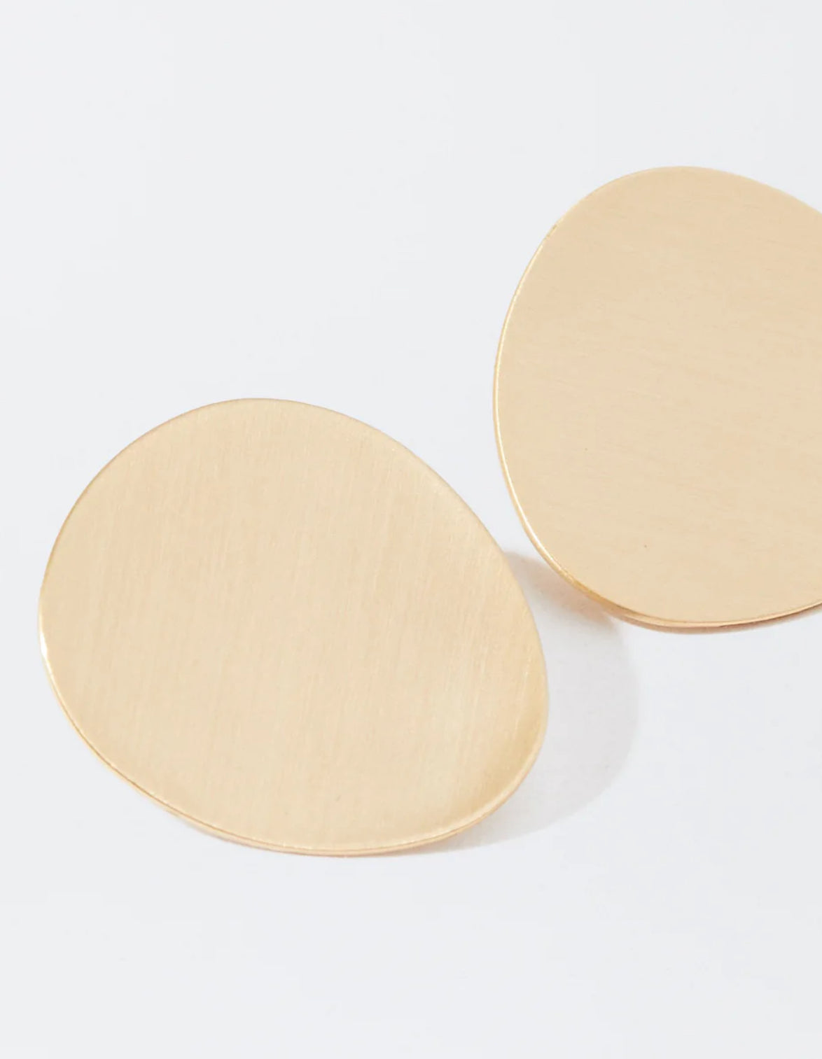 MATTE EFFECT EARRINGS