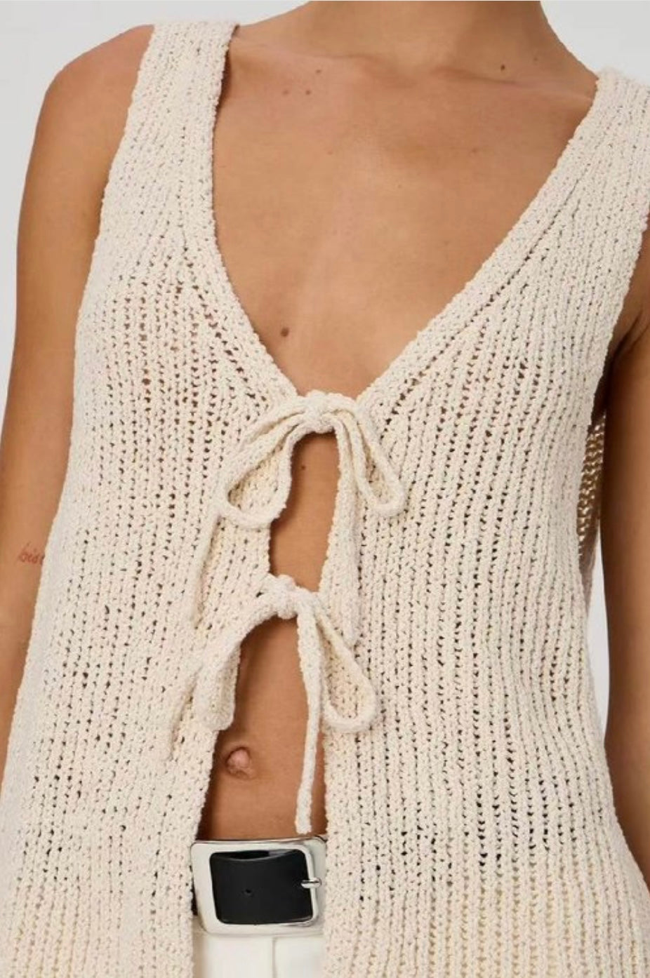 CREAM KNITTED VEST