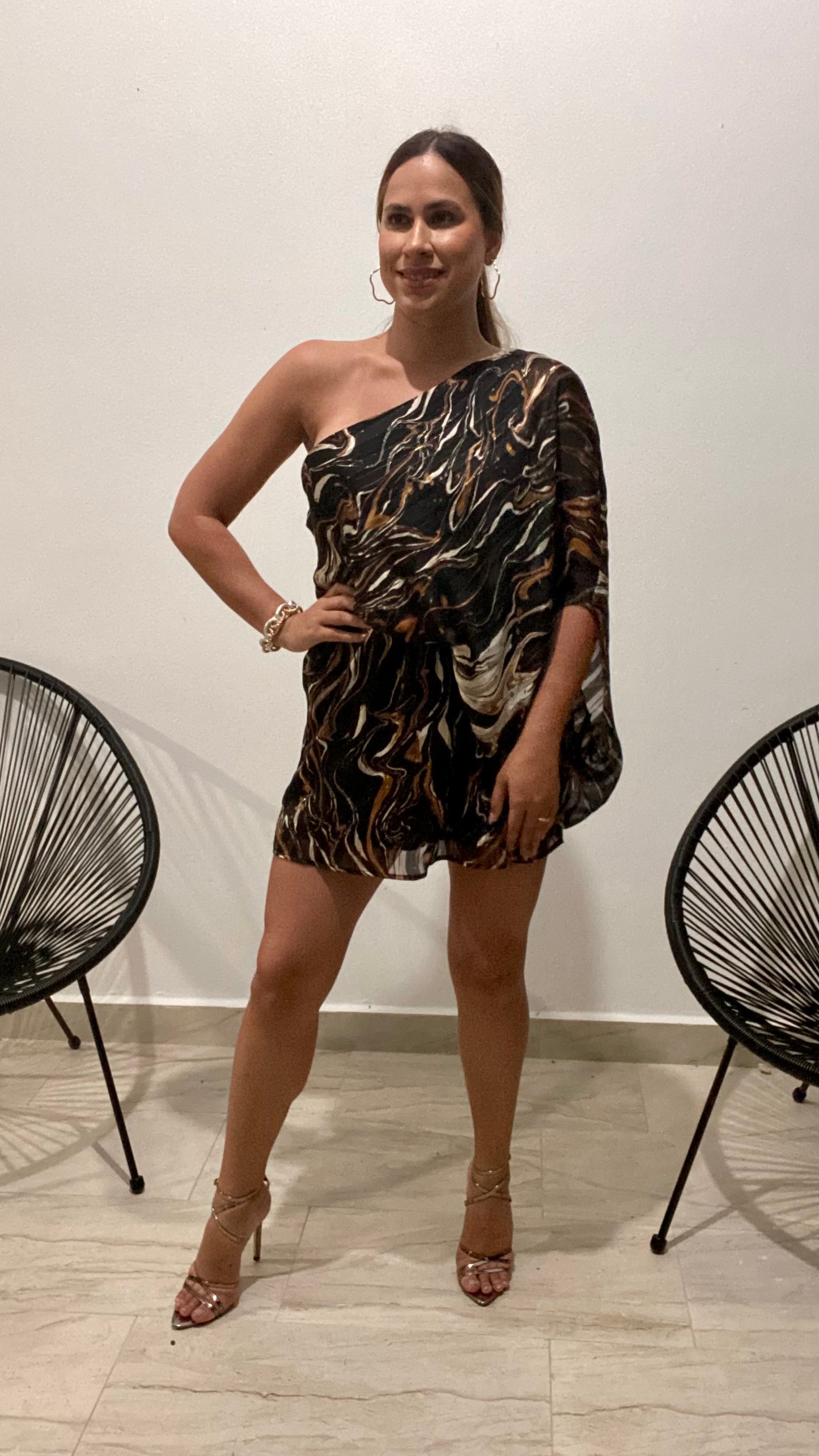 BLACK & CREAMY SHORT DRESS